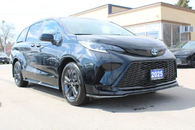 2025 Toyota Sienna XSE AWD - Photo 5
