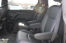 2025 Toyota Sienna XSE AWD - Photo 8