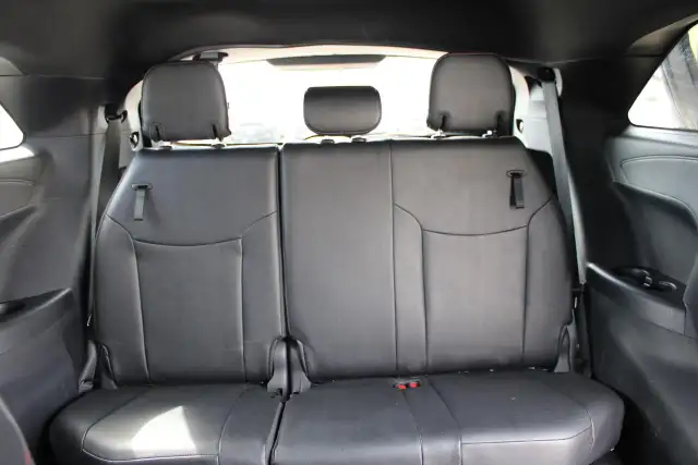 2025 Toyota Sienna XSE AWD - Photo 13