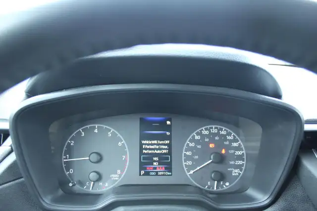 2025 Toyota Corolla Cross LE - Photo 8