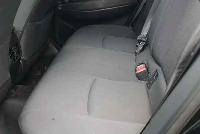2025 Toyota Corolla Cross LE - Photo 10