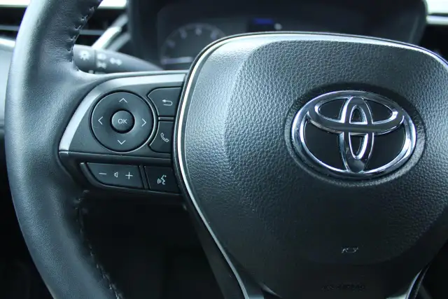 2025 Toyota Corolla Cross LE - Photo 12