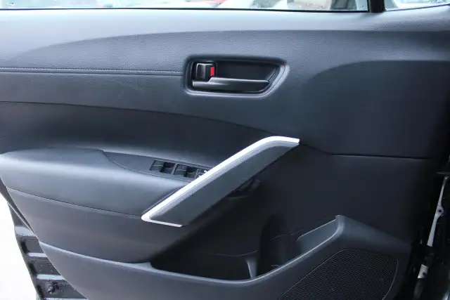 2025 Toyota Corolla Cross LE - Photo 18