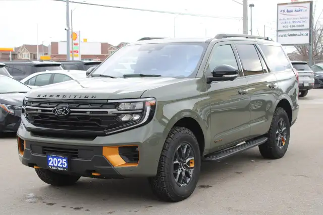 2025 Ford Expedition TREMOR 4X4 - Photo 2