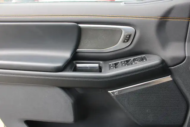 2025 Ford Expedition TREMOR 4X4 - Photo 20
