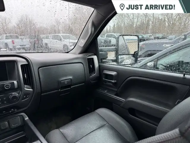 2015 GMC Sierra 1500 SLT 4WD Crew Cab | Heated Seats & Steering - Photo 9