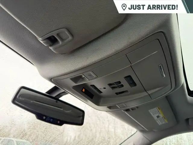 2015 GMC Sierra 1500 SLT 4WD Crew Cab | Heated Seats & Steering - Photo 10