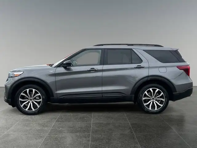 2022 Ford Explorer ST-Line - Photo 2