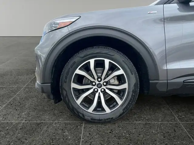 2022 Ford Explorer ST-Line - Photo 11