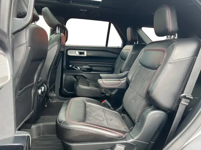 2022 Ford Explorer ST-Line - Photo 13
