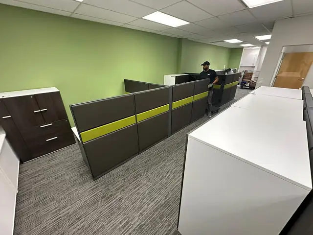 Used Cubicles For Sale - Ufficio Furniture - Call Us Now! - Photo 4