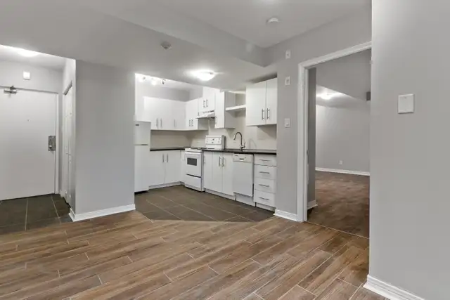Beautiful renovated unit in Downtown Ottawa! - Photo 2