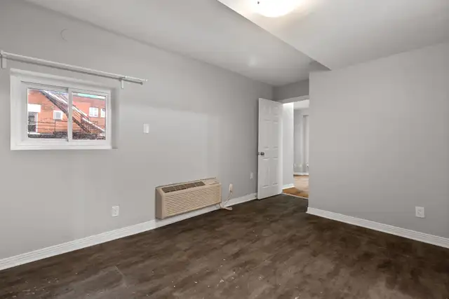 Beautiful renovated unit in Downtown Ottawa! - Photo 5