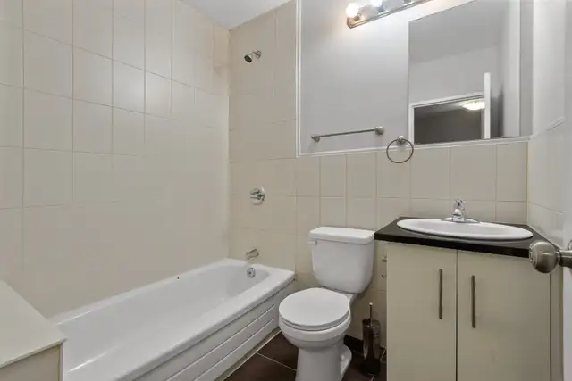 Beautiful renovated unit in Downtown Ottawa! - Photo 10