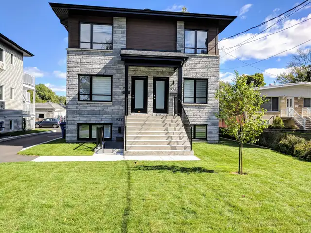 APPARTEMENT 4 1/2 À LOUER – DERNIER ÉTAGE