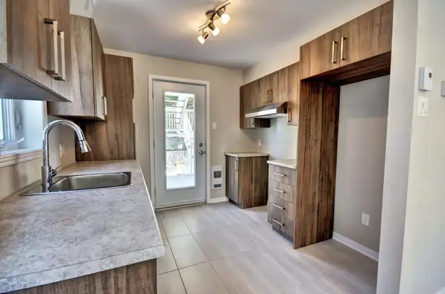 APPARTEMENT 4 1/2 À LOUER – DERNIER ÉTAGE - Photo 5