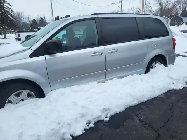 Great Dodge Caravan in excellent condition, needs work!! - Photo 3