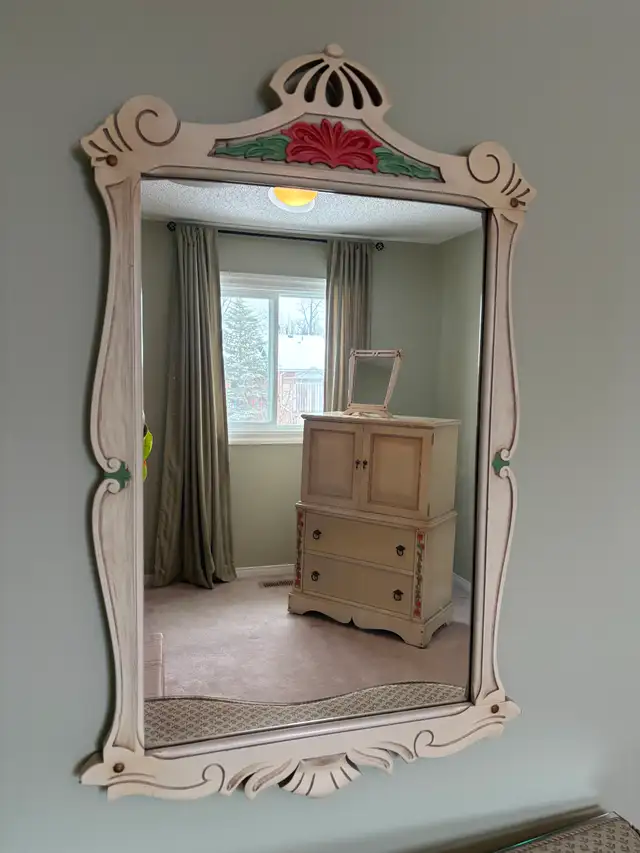 Beautiful Solid Wood Framed Mirror.