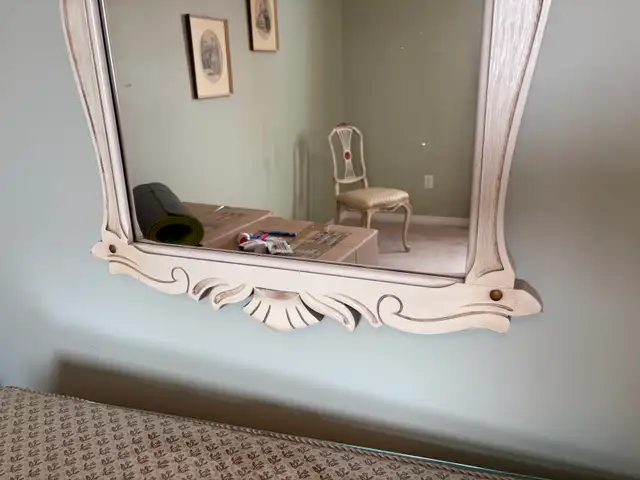 Beautiful Solid Wood Framed Mirror. - Photo 4