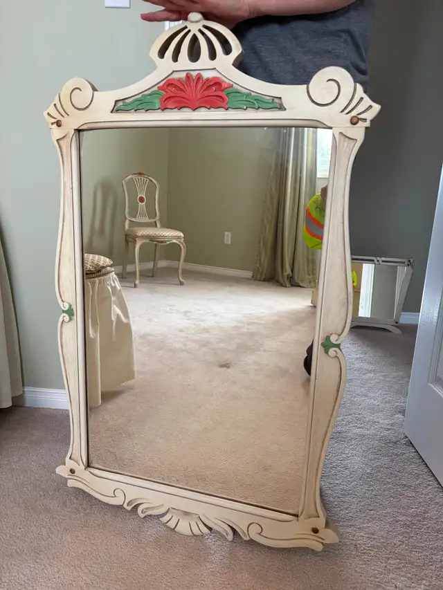 Beautiful Solid Wood Framed Mirror. - Photo 8