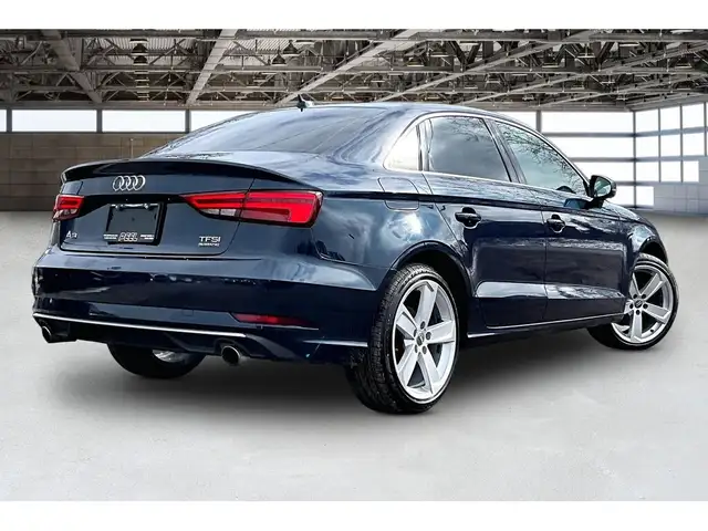 2018 Audi A3 Komfort 2.0T | Premium Pkg | Sunroof | AWD - Photo 2