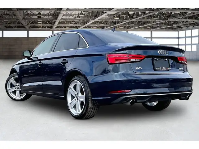 2018 Audi A3 Komfort 2.0T | Premium Pkg | Sunroof | AWD - Photo 12