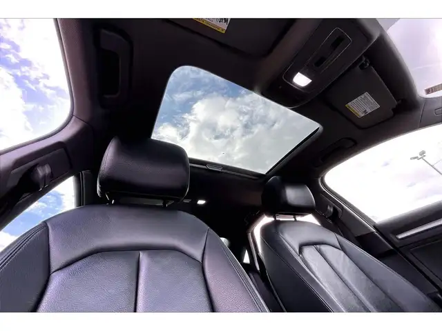 2018 Audi A3 Komfort 2.0T | Premium Pkg | Sunroof | AWD - Photo 17