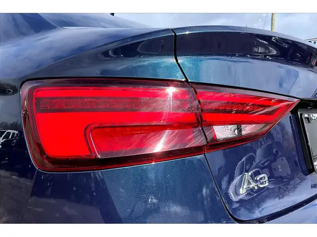 2018 Audi A3 Komfort 2.0T | Premium Pkg | Sunroof | AWD - Photo 30