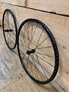 DT Swiss E1850 Wheelset New - Photo 3