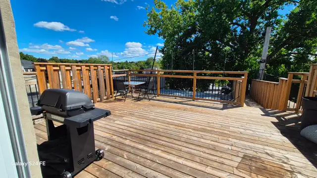 Napanee, downtown 2 bedroom apartment - Photo 9