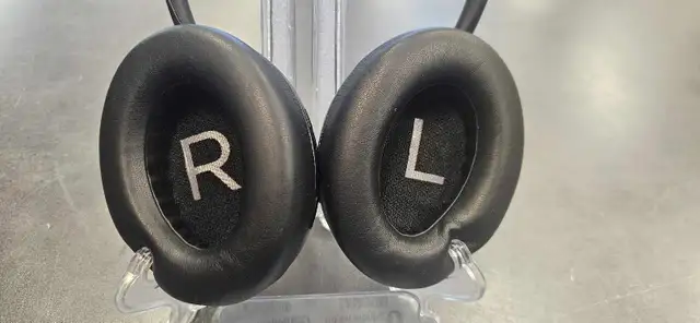 Bose Noise Canceling Headphones 700 - Photo 4