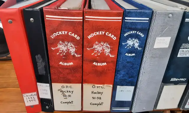 Hockey card collection all complete set in binder - Photo 2