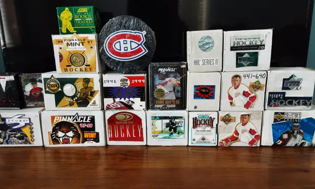 Hockey card collection all complete set