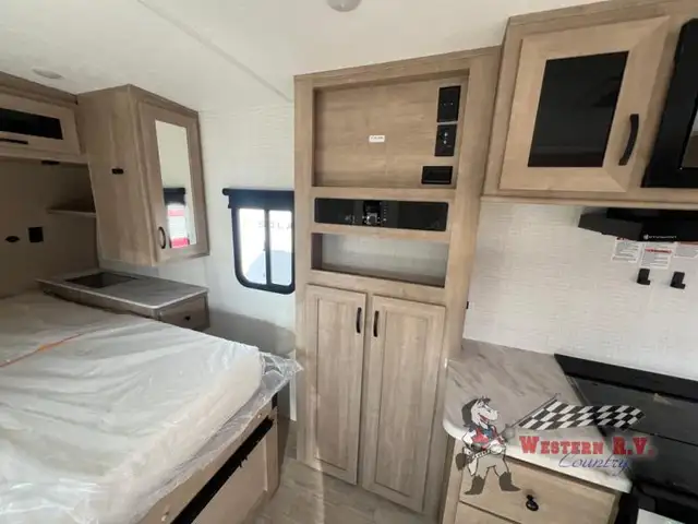 2025 Palomino SolAire 2080RBS - Photo 13