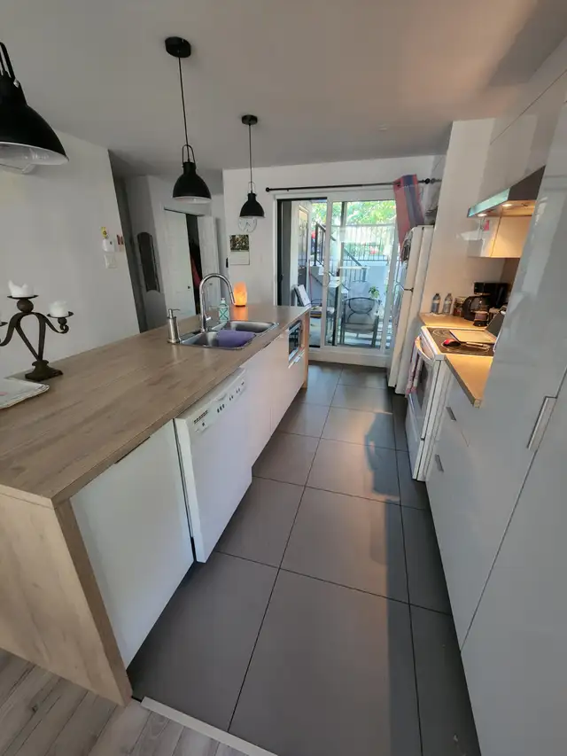 Chambre à louer à Charlemagne $ 650 / mois - Photo 6