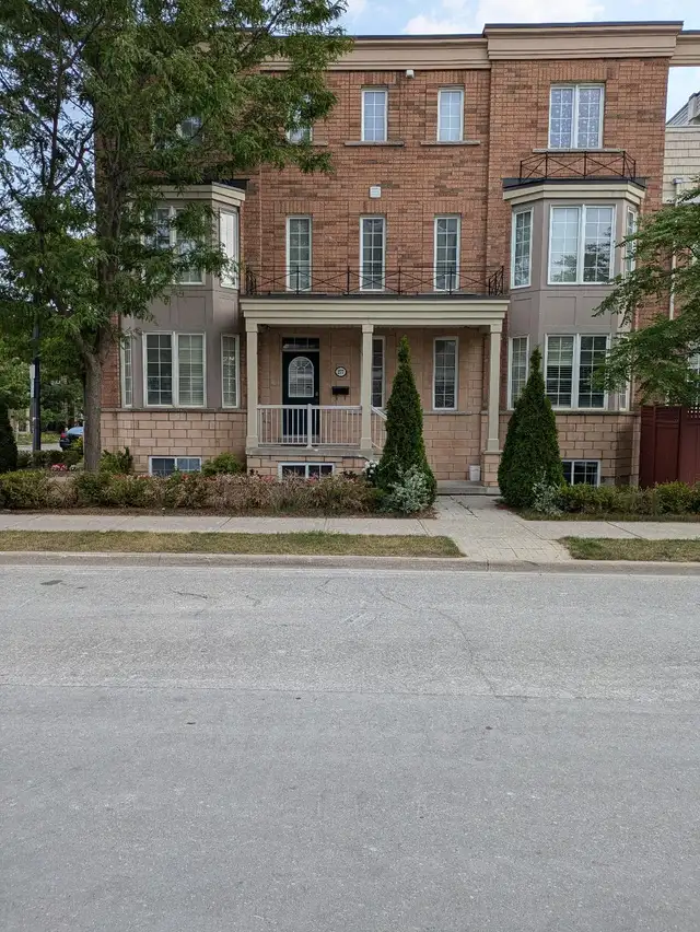 York University Subway - FEMALE ONLY – Hotel Style Room