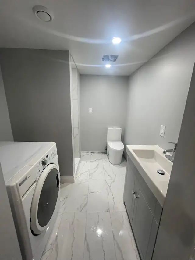 Brand new 2 bedroom 2 washroom basement apartment - Photo 4