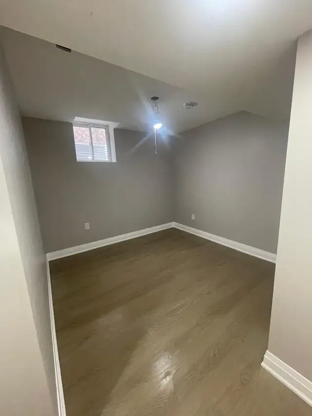 Brand new 2 bedroom 2 washroom basement apartment - Photo 9