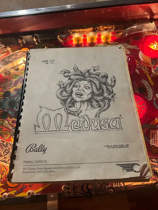 Medusa pinball machine