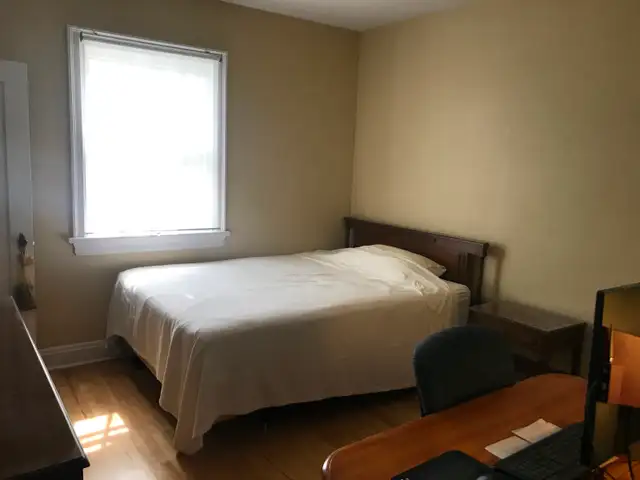 Sun Filled, 2-Bedroom Apartment located in Old Ottawa South - Photo 7