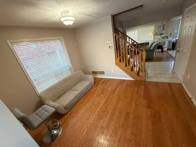 2 sharing & private room for rent in Scarborough - Photo 4