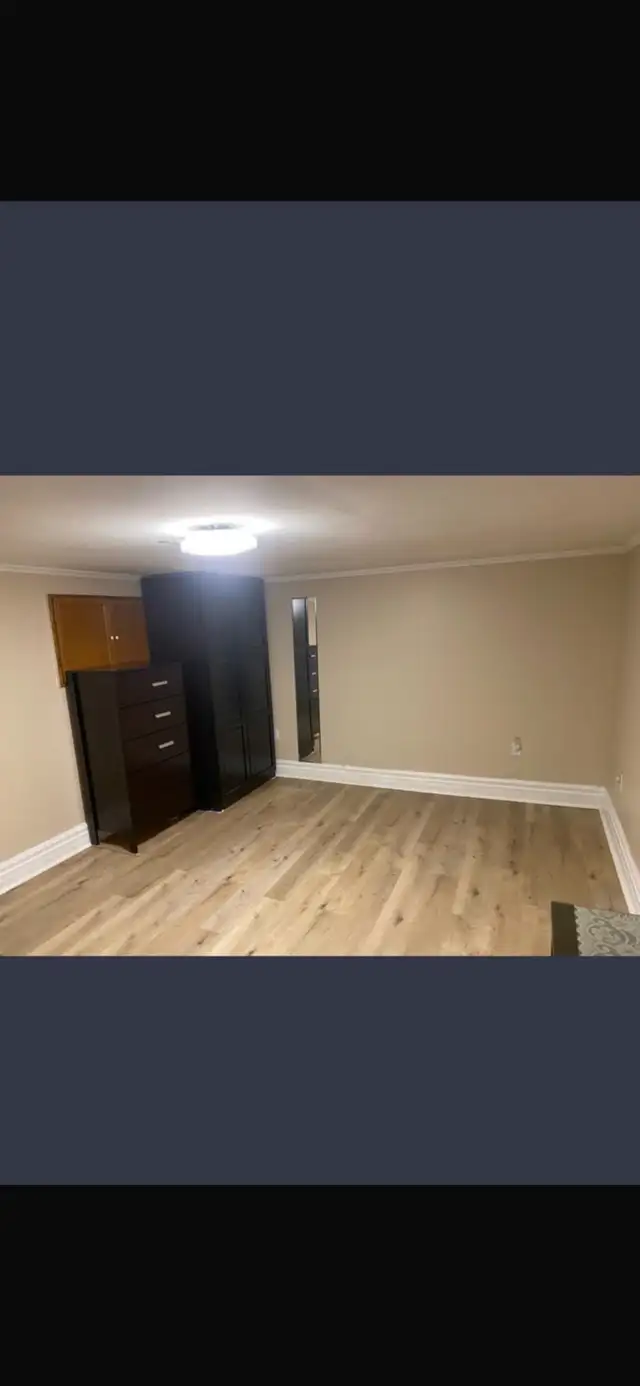 Scarborough warden and Lawrence rooms for rent - Photo 3