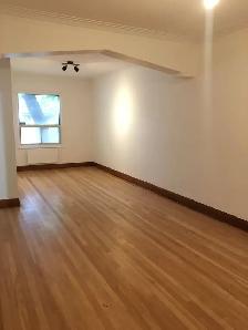 RDC-cave, 4 ch. à coucher, stationnement, cour, garage, Rosemont - Photo 3