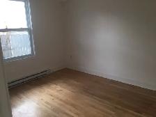 RDC-cave, 4 ch. à coucher, stationnement, cour, garage, Rosemont - Photo 5