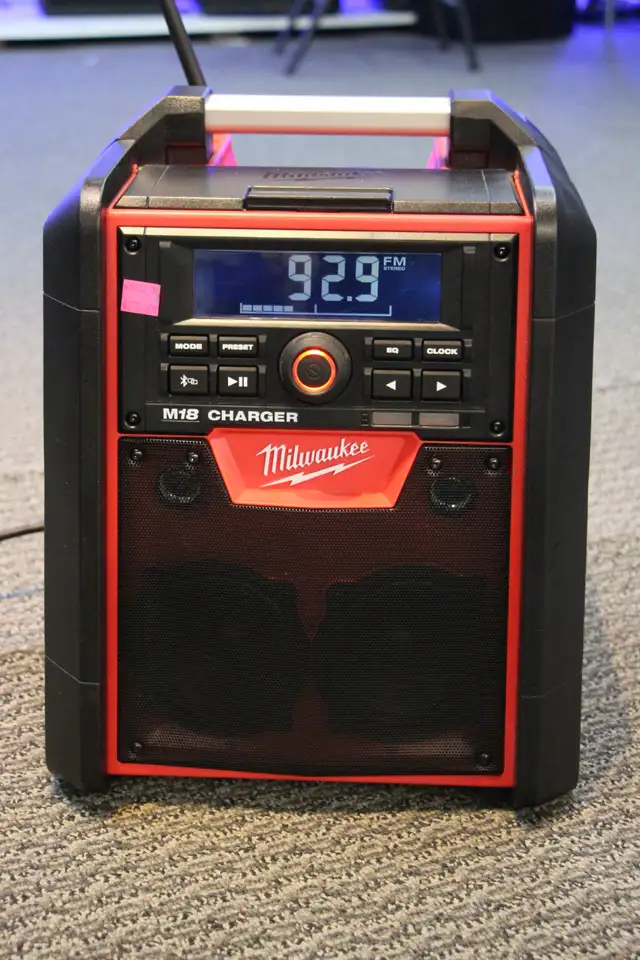 Milwaukee M18 Jobsite Radio/Charger (2792-20) (#43227-3)
