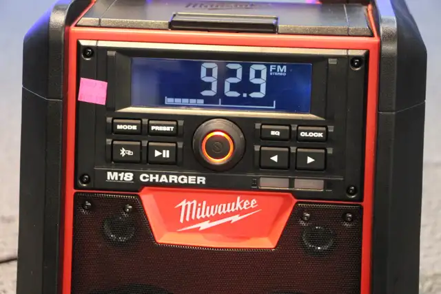 Milwaukee M18 Jobsite Radio/Charger (2792-20) (#43227-3) - Photo 2