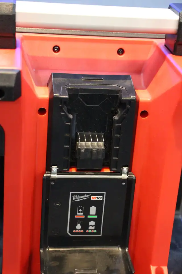 Milwaukee M18 Jobsite Radio/Charger (2792-20) (#43227-3) - Photo 8