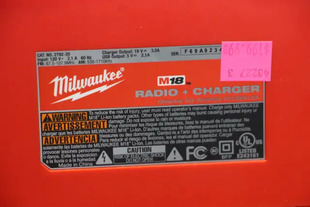 Milwaukee M18 Jobsite Radio/Charger (2792-20) (#43227-3) - Photo 10