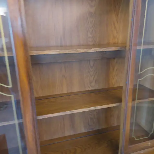 China Cabinet - Photo 3
