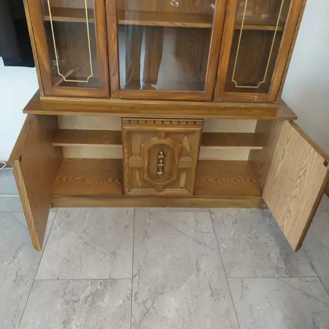 China Cabinet - Photo 4